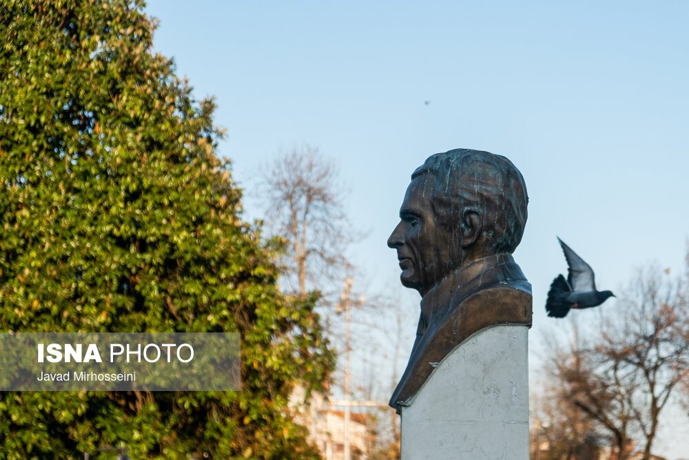 تصاویر: تندیس‌های مفاخر گیلان در رشت