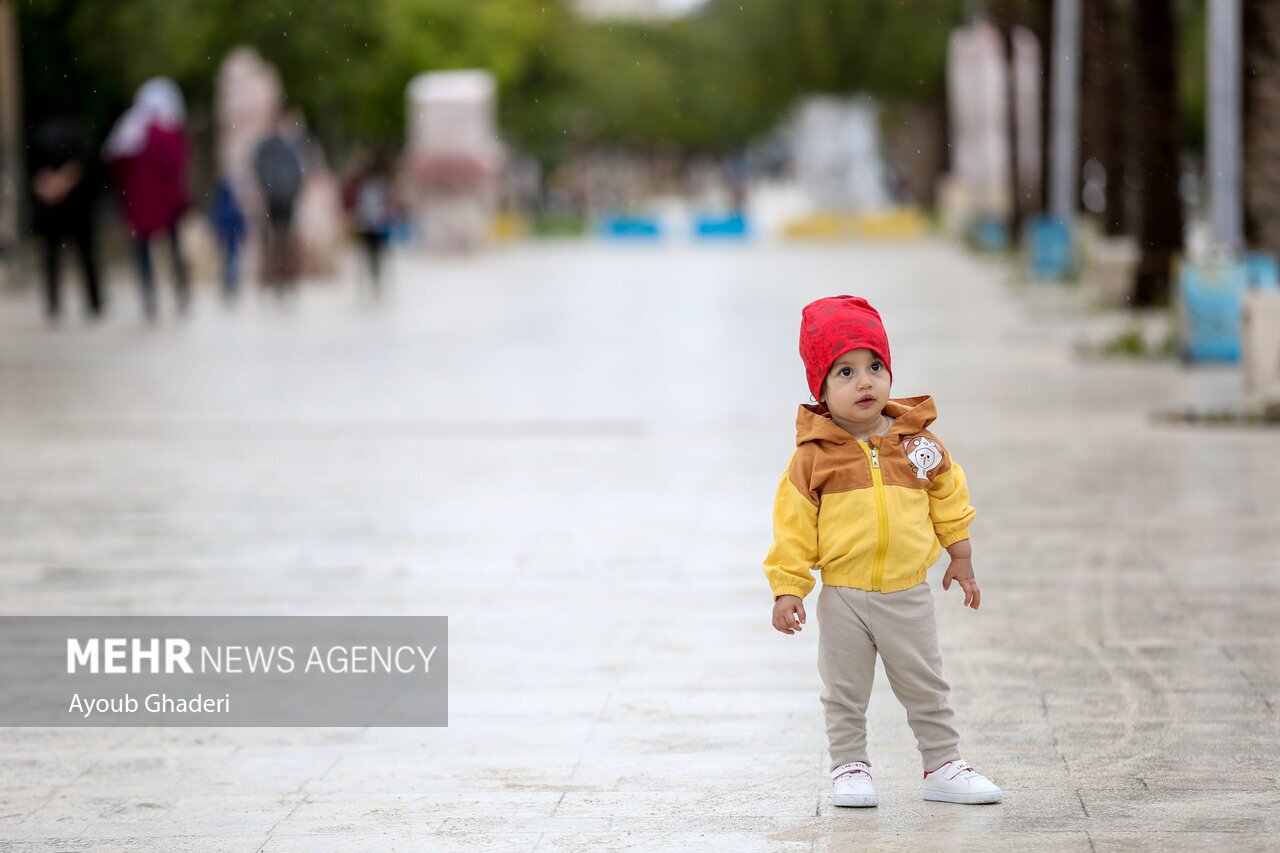 تصاویر: اولین باران زمستانی و طراوت بهاری کیش