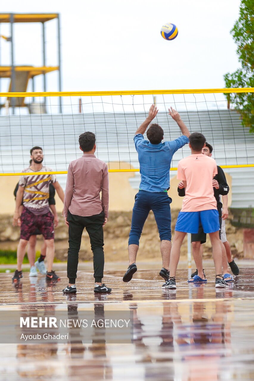 تصاویر: اولین باران زمستانی و طراوت بهاری کیش