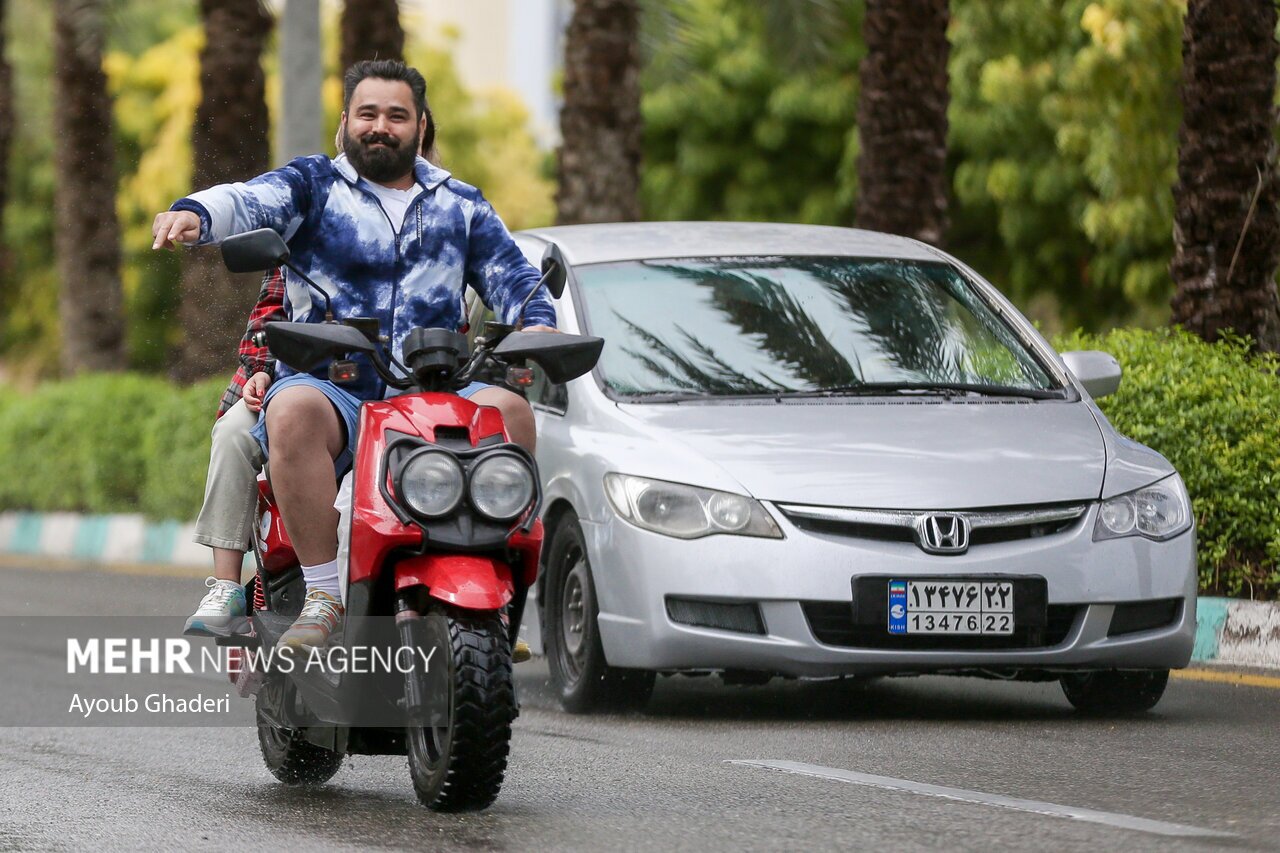 تصاویر: اولین باران زمستانی و طراوت بهاری کیش