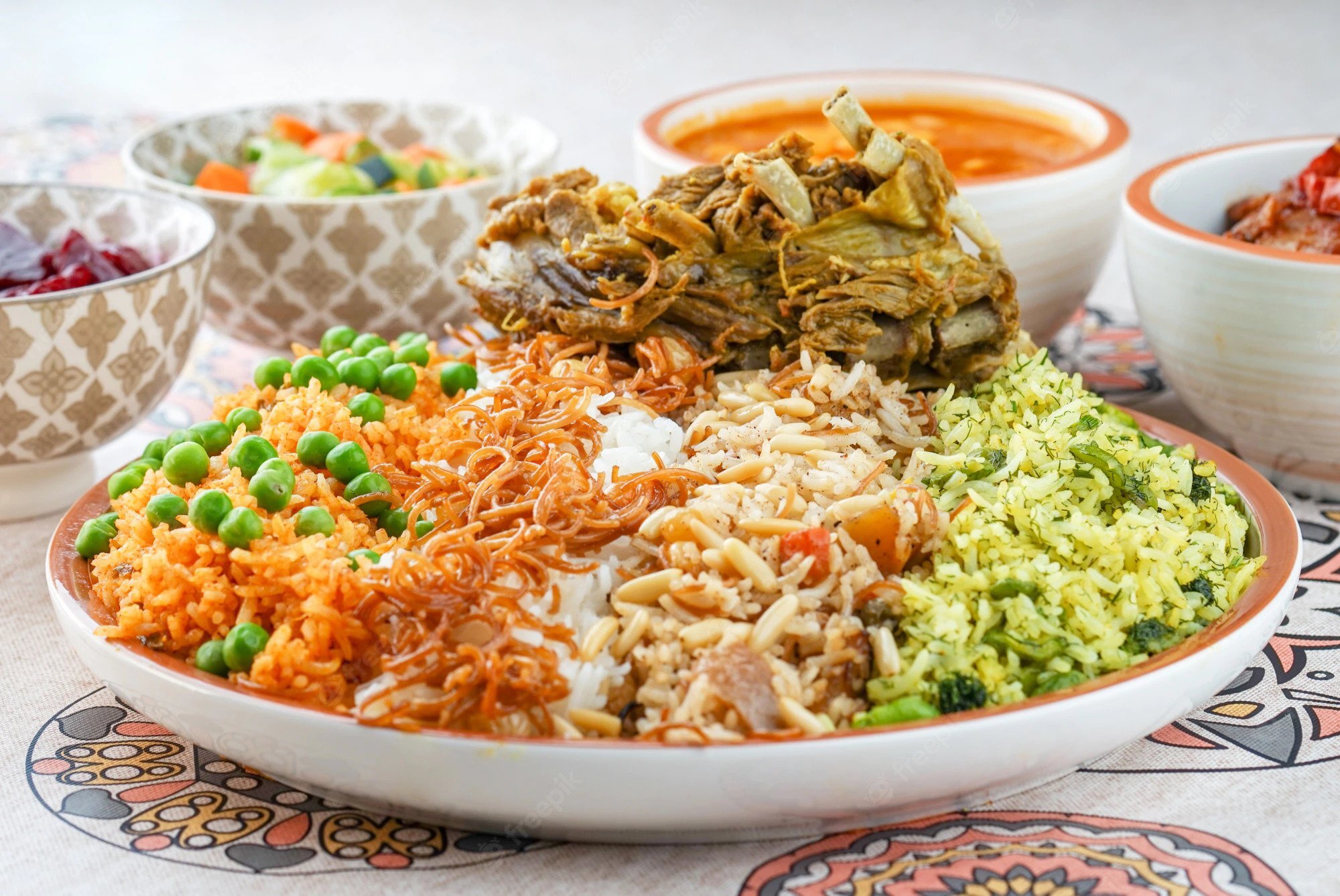 معرفی غذاهای معروف عراق، شکم گردی با غذاهای عربی