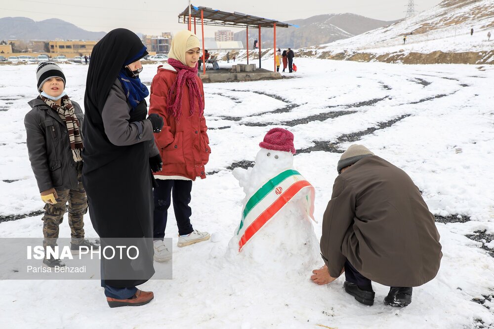 تصاویر: تفریح برفی در دره گردو اراک