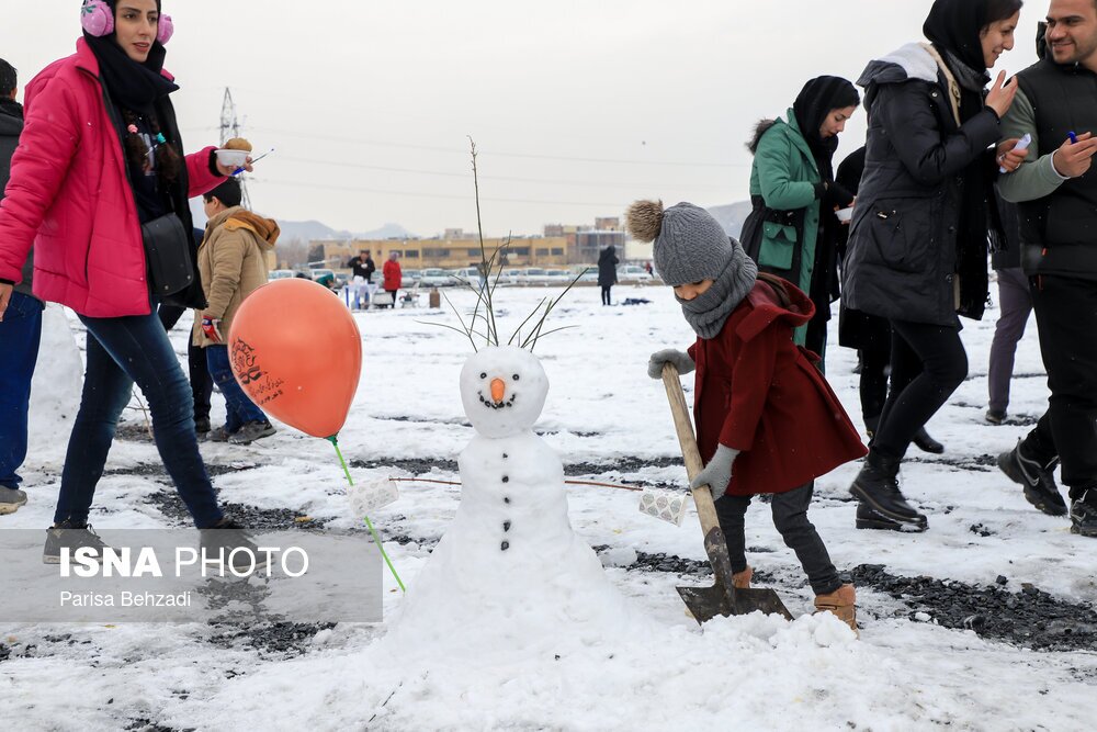 تصاویر: تفریح برفی در دره گردو اراک