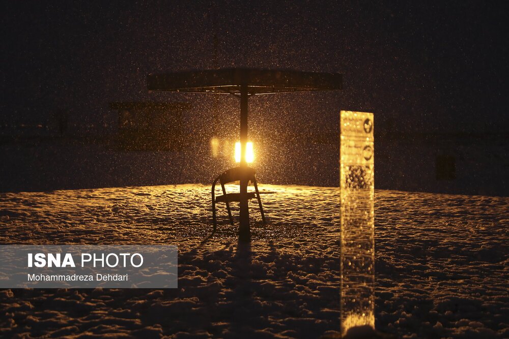 تصاویر: بارش برف در مجموعه پاسارگاد