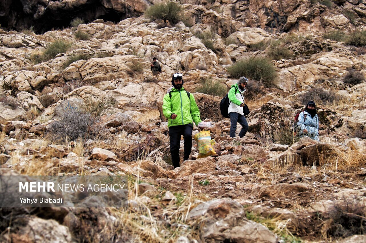 تصاویر: کوهنوردی در پارک کوهستان کرمانشاه