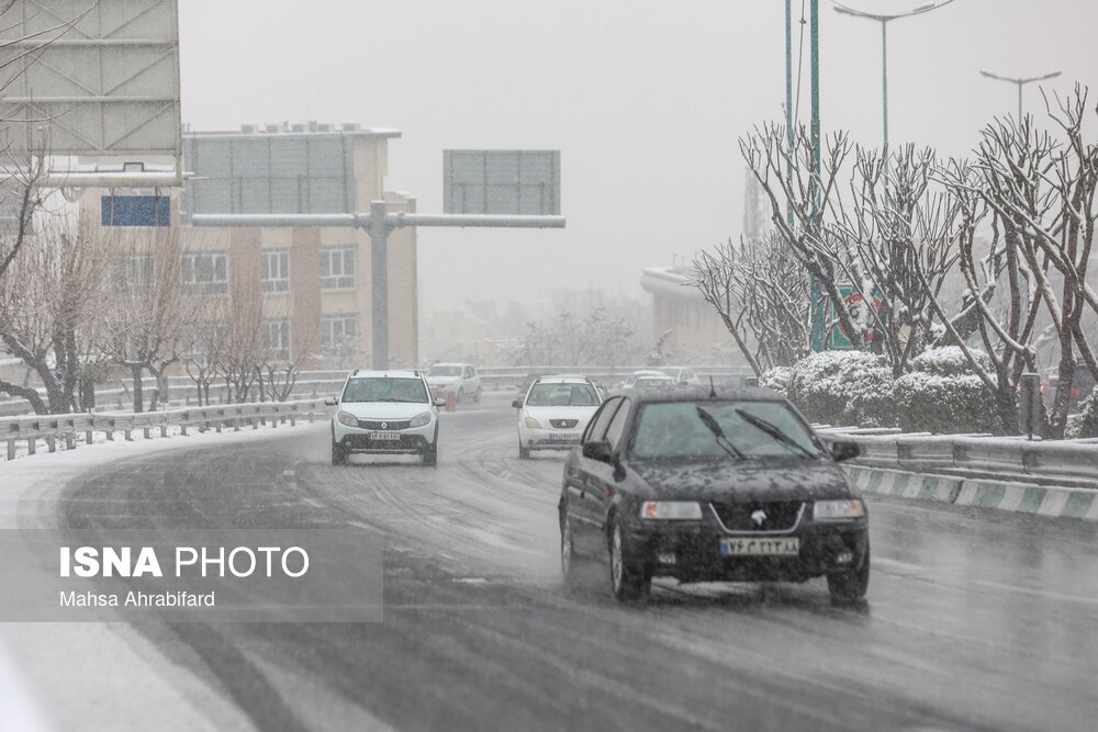تصاویر: نخستین برف زمستانی تهران