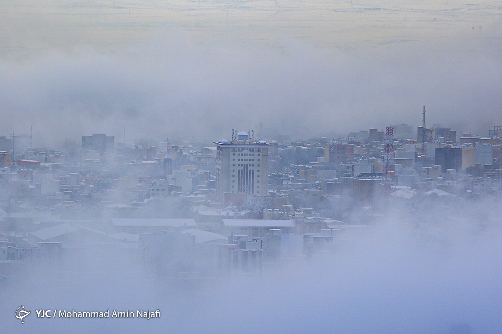 تصاویر: هوای مه آلود یک روز زمستانی در همدان