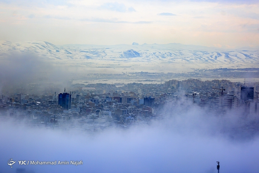 تصاویر: هوای مه آلود یک روز زمستانی در همدان