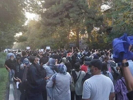 قوه قضاییه: رهبر انقلاب با عفو و تخفیف مجازات «جمع قابل توجهی از متهمان و محکومان حوادث اخیر» موافقت کردند