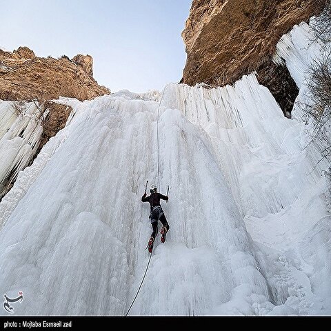 تصاویر: یخ نوردی در آبشار یخی خور خورسلماس