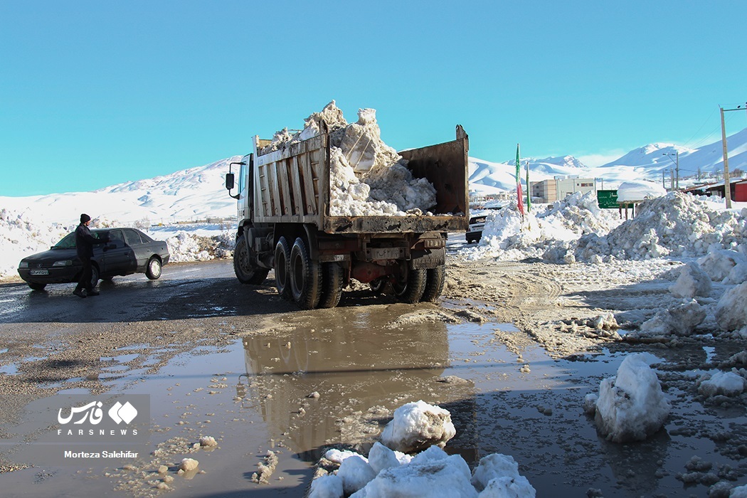 تصاویر: کوه‌ برف در «کوهرنگ»
