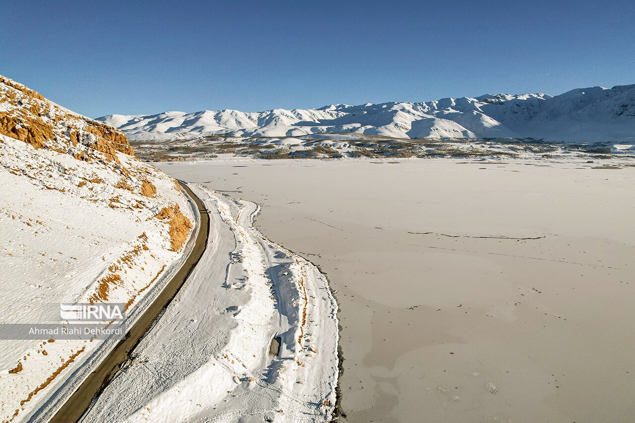 تصاویر: منجمد شدن تالاب چغاخور
