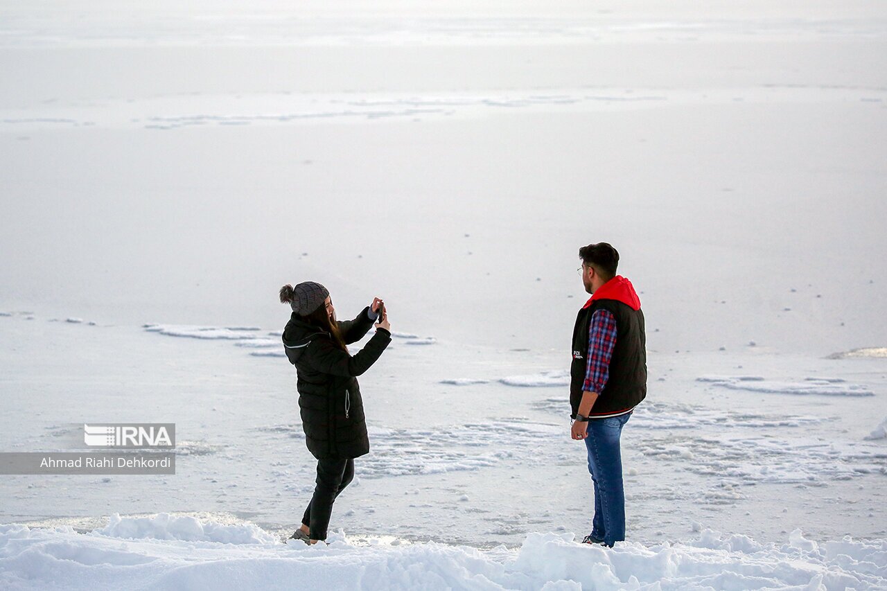 تصاویر: منجمد شدن تالاب چغاخور