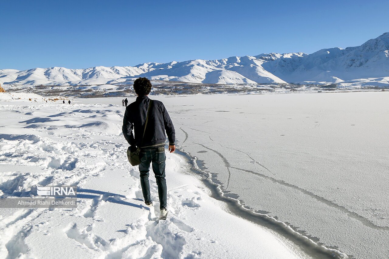 تصاویر: منجمد شدن تالاب چغاخور