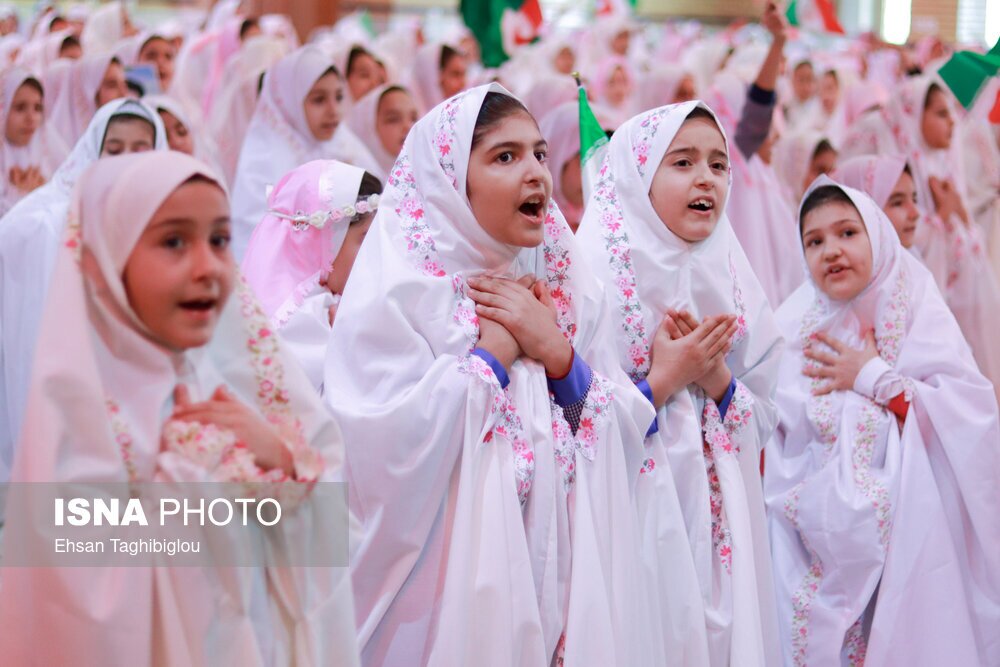 تصاویر: جشن تکلیف هزار نفری در زنجان