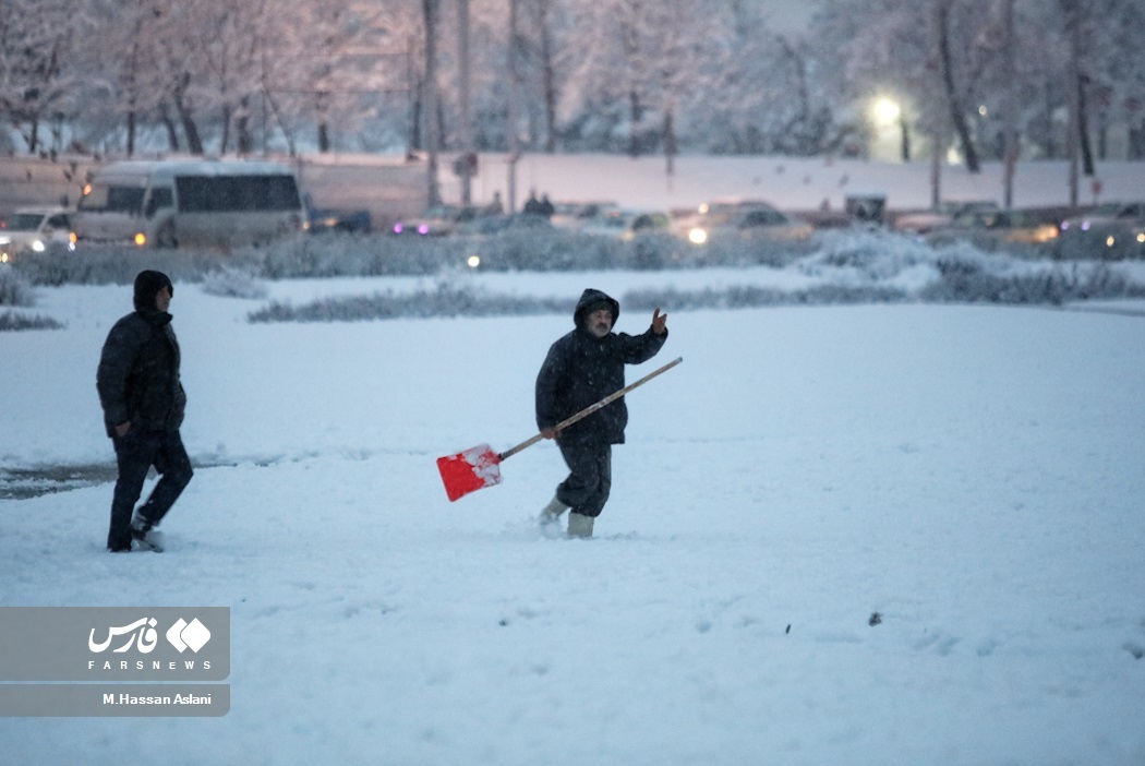 تصاویر: بارش برف در پایتخت