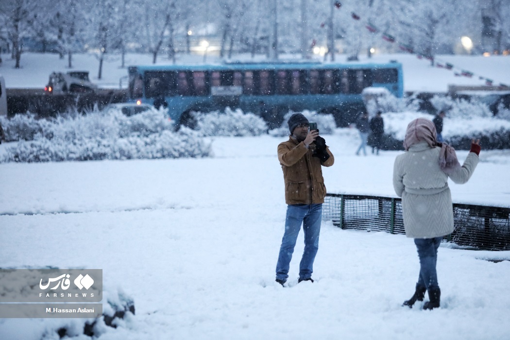 تصاویر: بارش برف در پایتخت