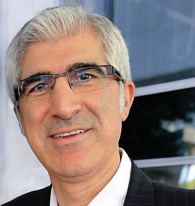 میلیاردر ایرانی-آمریکا در پی خرید باشگاه انگلیسی تاتنهام هاتسپر است