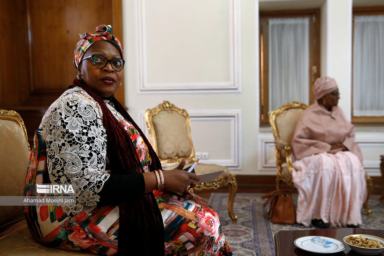 تصاویر: دیدار میهمانان شرکت کننده در کنگره بانوان تاثیرگذار با وزیر خارجه