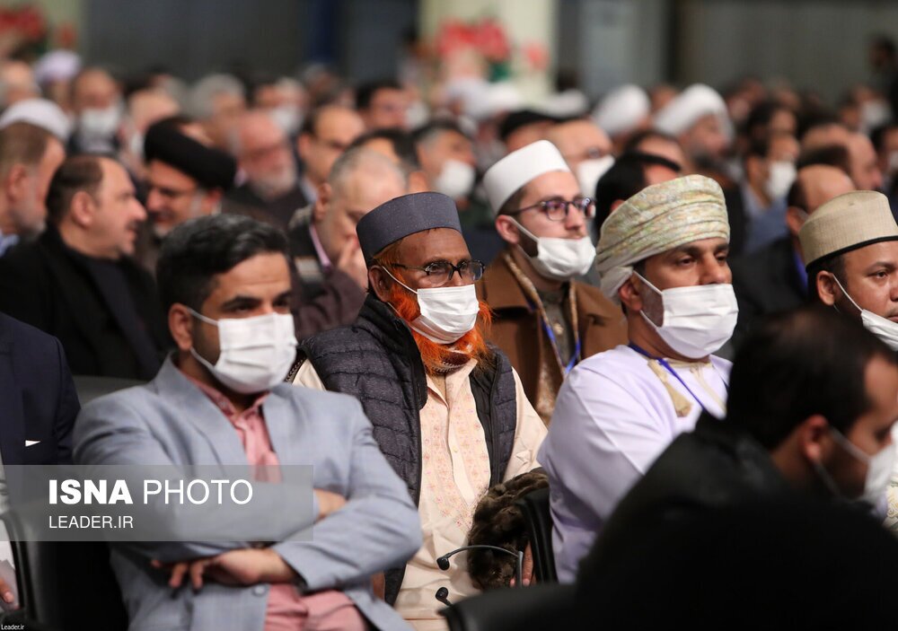 تصاویر: دیدار جمعی از مسوولان نظام و سفیران کشورهای اسلامی با مقام معظم رهبری