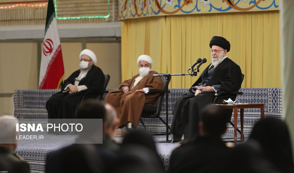تصاویر: دیدار جمعی از مسوولان نظام و سفیران کشورهای اسلامی با مقام معظم رهبری