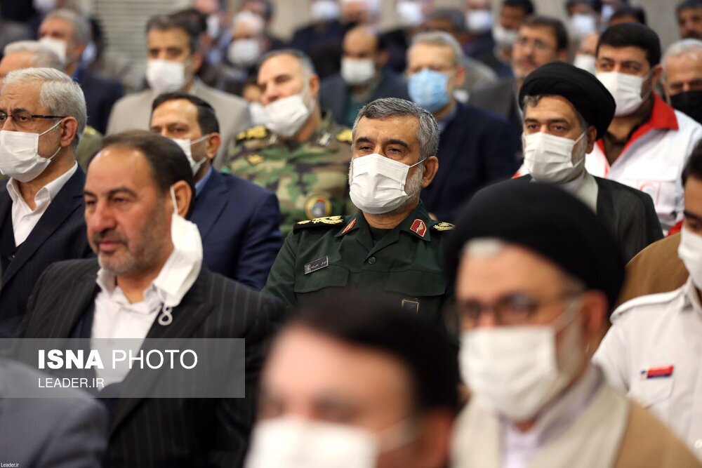 تصاویر: دیدار جمعی از مسوولان نظام و سفیران کشورهای اسلامی با مقام معظم رهبری