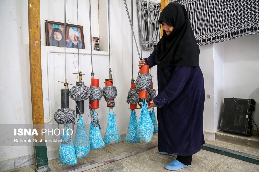 تصاویر: آخرین بازمانده احرامی بافی در یزد