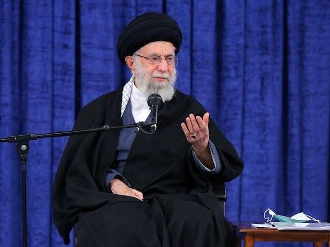 رهبر انقلاب: موضوع مسمومیت دانش‌آموزان یک جنایت بزرگ و غیر قابل اغماض است / بلاشک کسانی در این کار دست دارند / عوامل این جنایت باید به اشد مجازات محکوم شوند؛ در مورد این افراد هیچ عفوی نخواهد بود / مجازات این افراد باید موجب عبرت شود