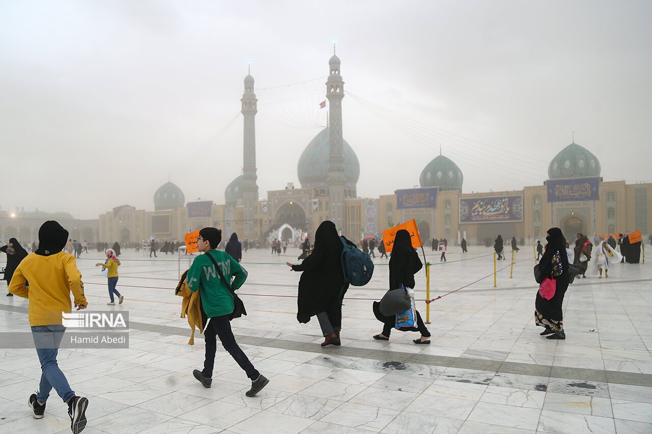 تصاویر: طوفان در جمکران