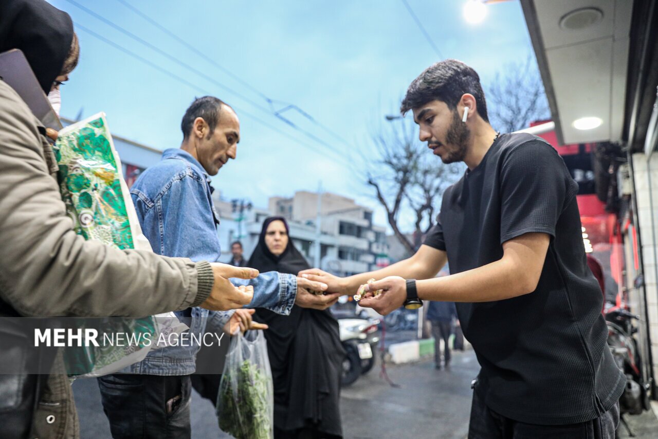 تصاویر: جشن نیمه شعبان در محل‌های تهران