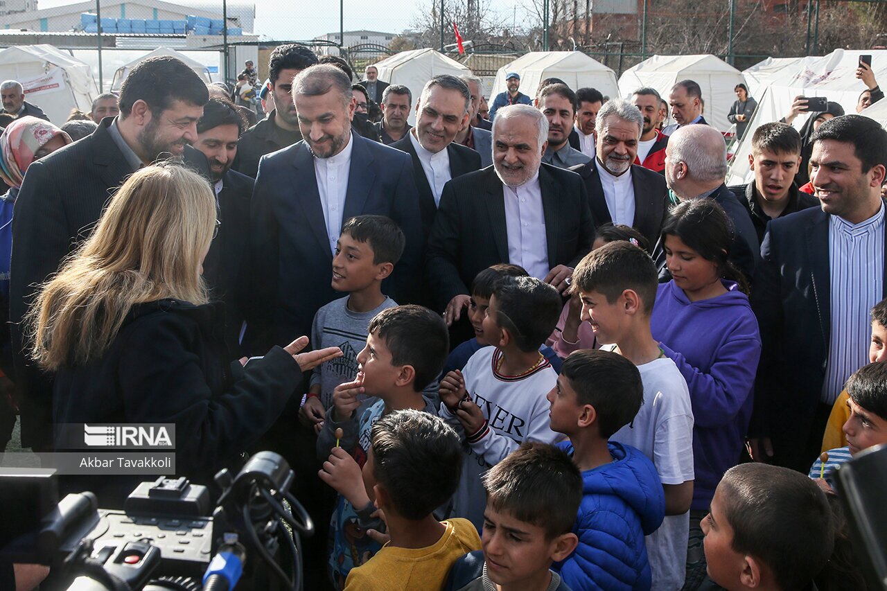 تصاویر: بازدید وزیر خارجه از مناطق زلزله زده ترکیه