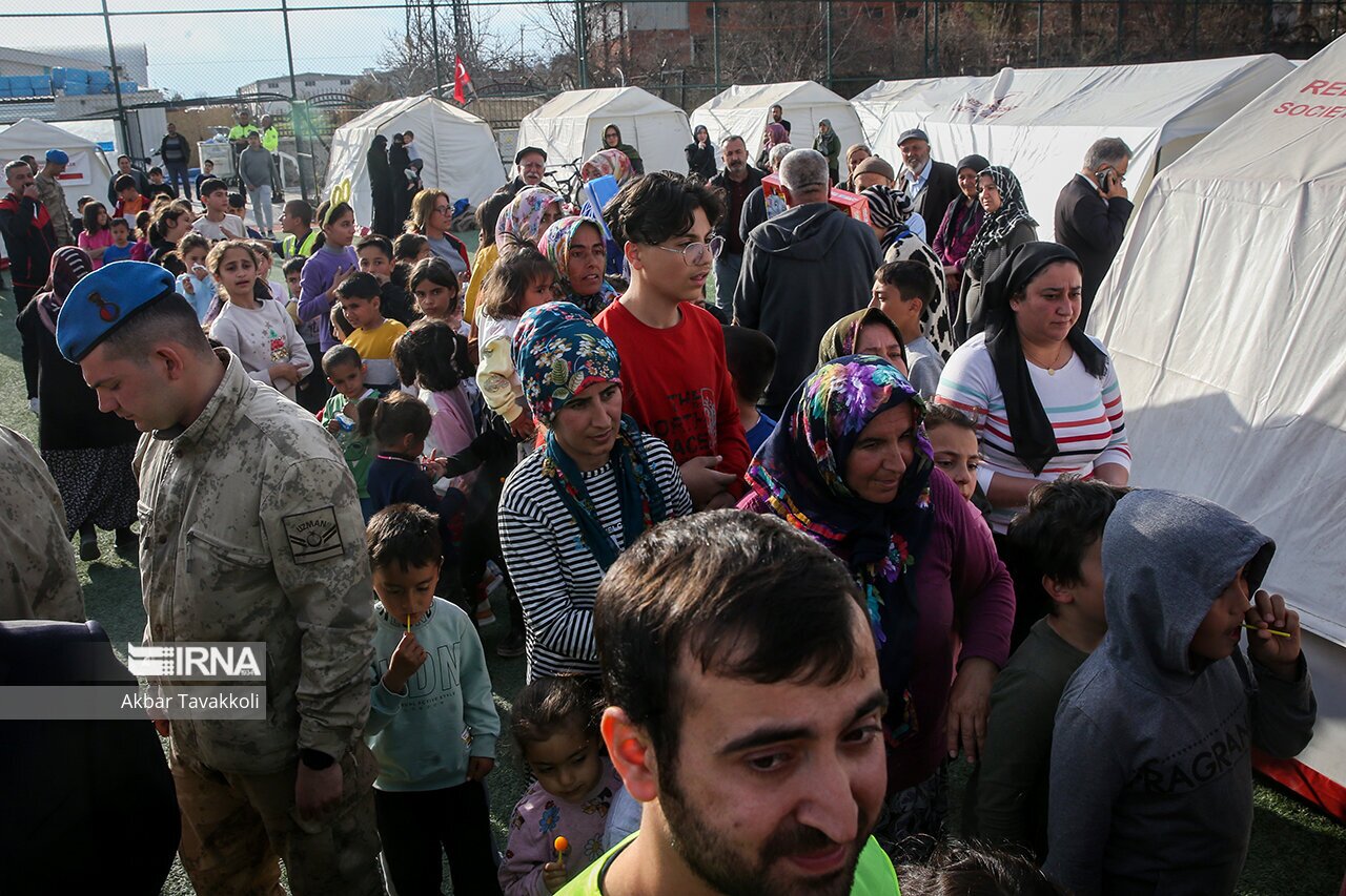 تصاویر: بازدید وزیر خارجه از مناطق زلزله زده ترکیه
