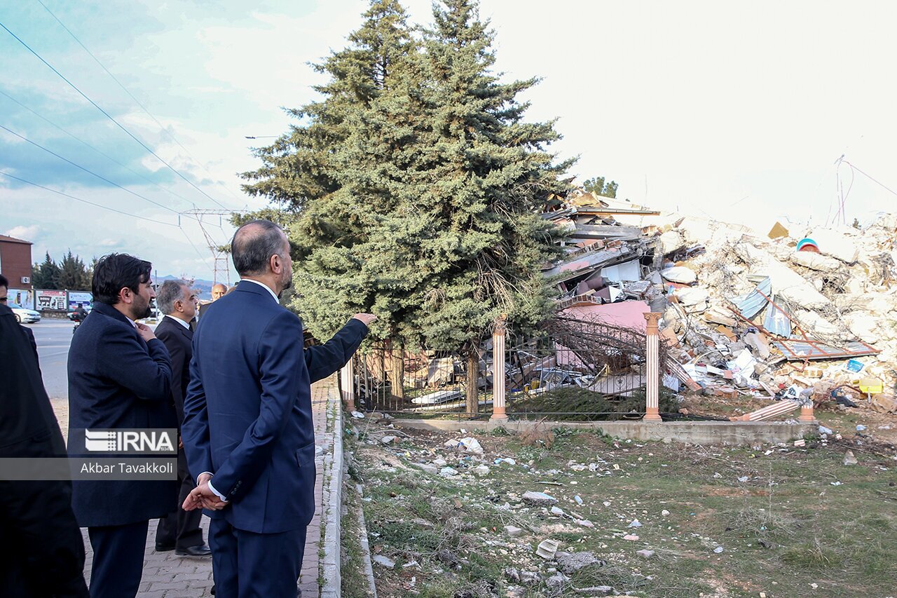 تصاویر: بازدید وزیر خارجه از مناطق زلزله زده ترکیه