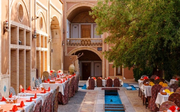 هتل مشیرالممالک یزد؛ یک هتل باغ مدرن