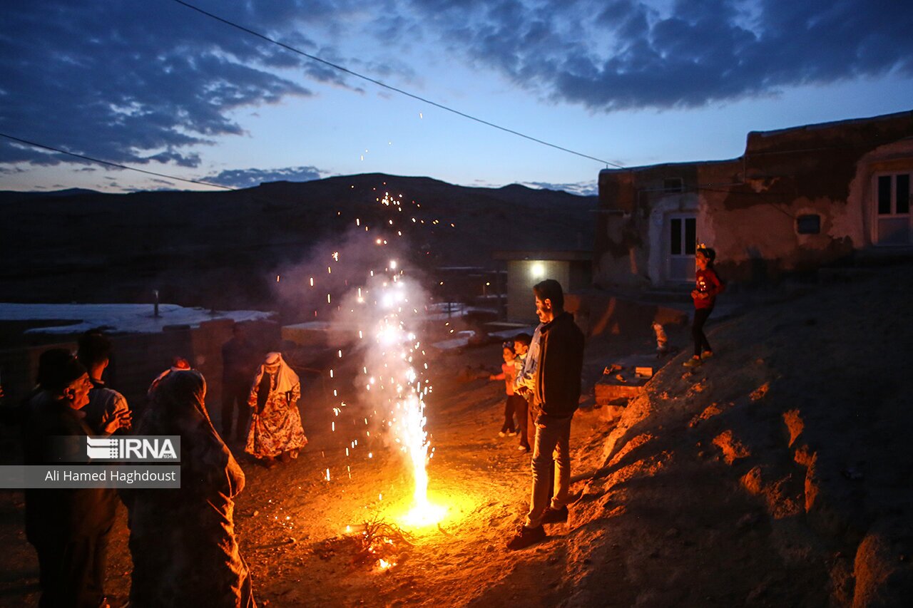 تصاویر: آیٔین سنتی چهارشنبه‌ سوری در روستای نواسر هوراند