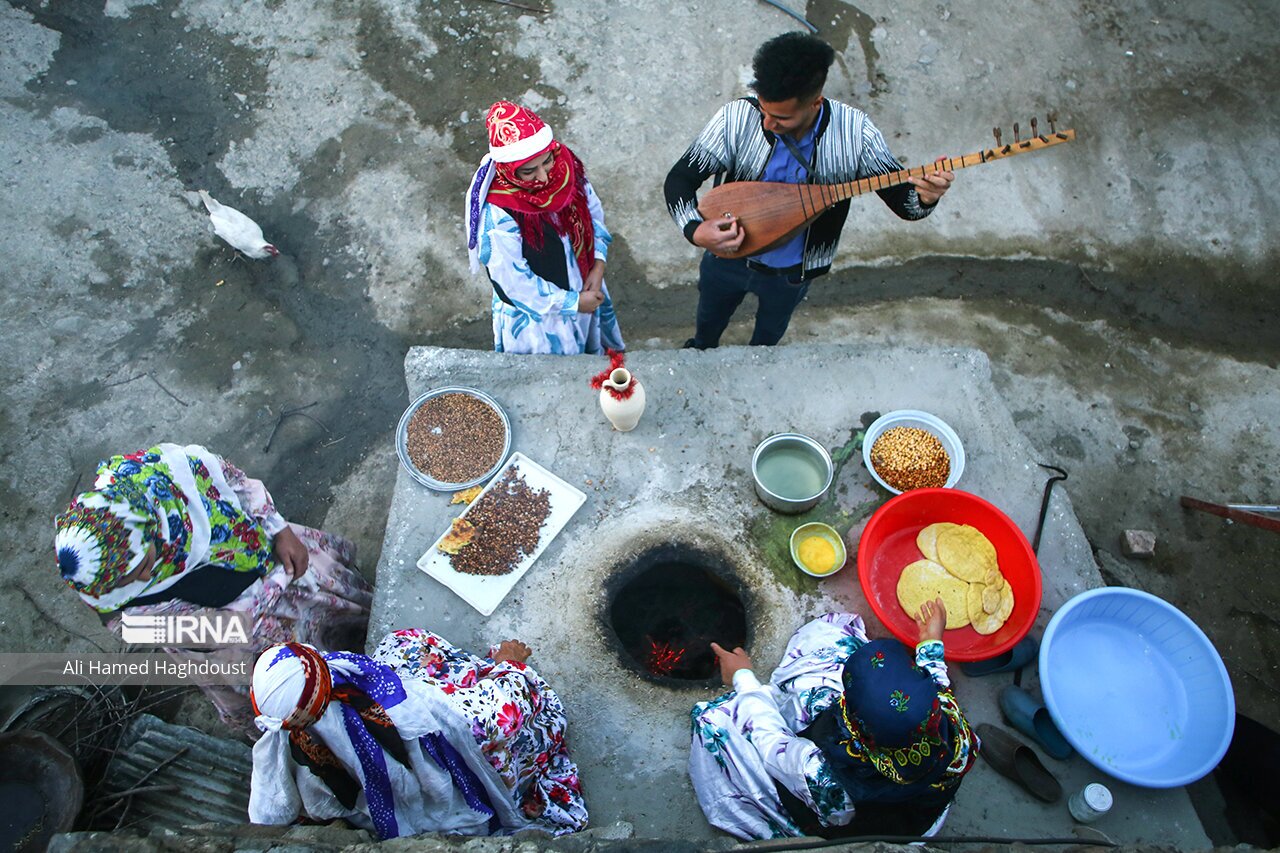 تصاویر: آیٔین سنتی چهارشنبه‌ سوری در روستای نواسر هوراند