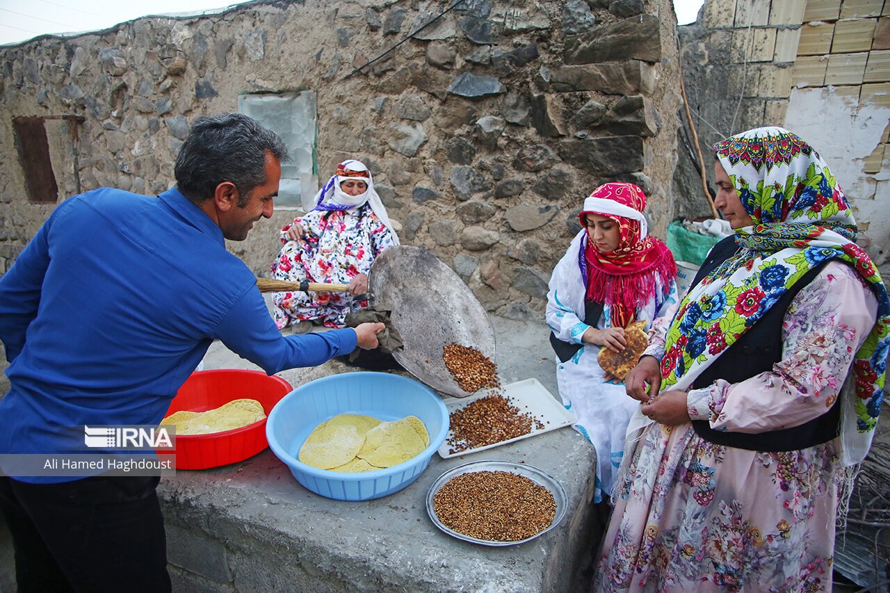 تصاویر: آیٔین سنتی چهارشنبه‌ سوری در روستای نواسر هوراند
