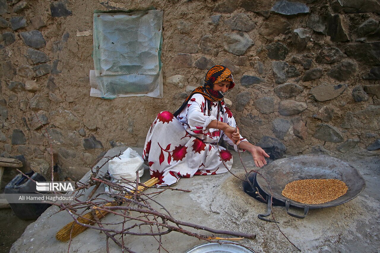 تصاویر: آیٔین سنتی چهارشنبه‌ سوری در روستای نواسر هوراند