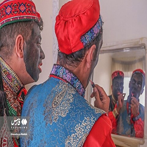 تصاویر: «عمو نوروز» و «حاجی فیروز»های شیراز