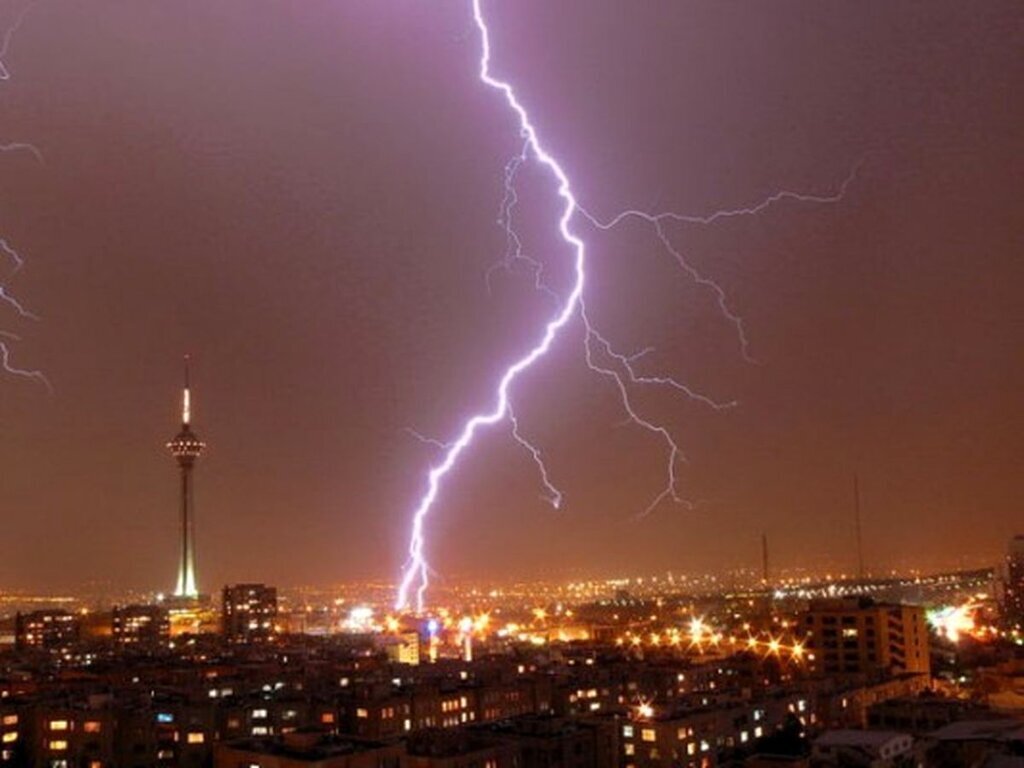 هواشناسی: از ۲۹ اسفند تا ۲ فروردین هوای تهران ناپایدار است / در بعضی ساعات رگبار، رعدوبرق و وزش باد رخ می‌دهد