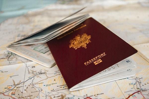 معرفی 3 روش رایج تمدید پاسپورت ایرانی در کانادا