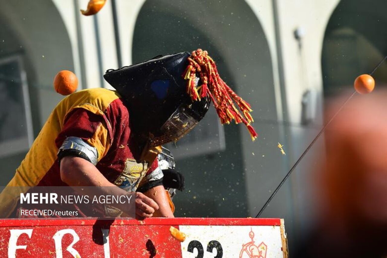 تصاویر: جشن سالانه پرتقال در ایتالیا