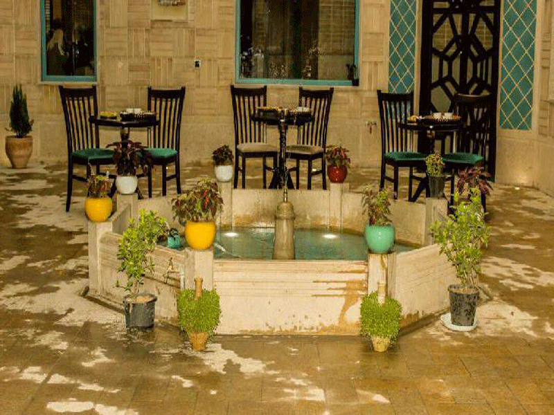 فاصله هتل سنتی وکیل از دیدنی های شیراز