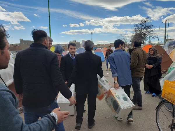 همیاری کارکنان شرکت بیمه پاسارگاد با زلزله زدگان خوی