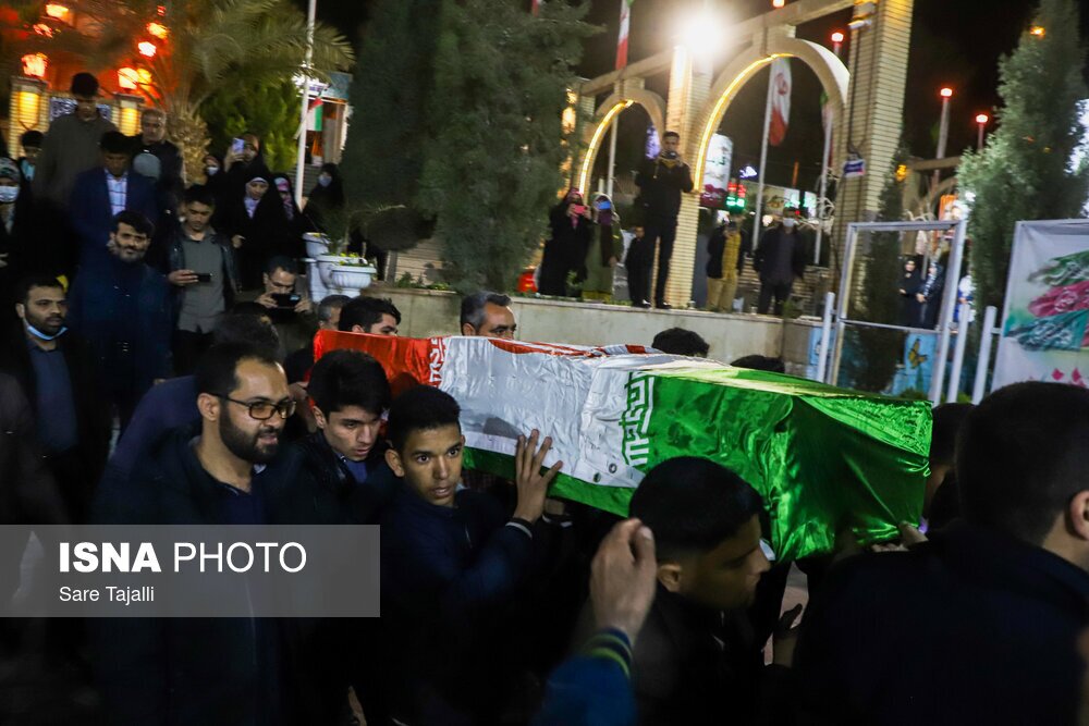 تصاویر: مراسم وداع با پیکر مرحوم اسماعیل احمدی مشاور وزیر ورزش و جوانان در گلزار شهدای شهر کرمان