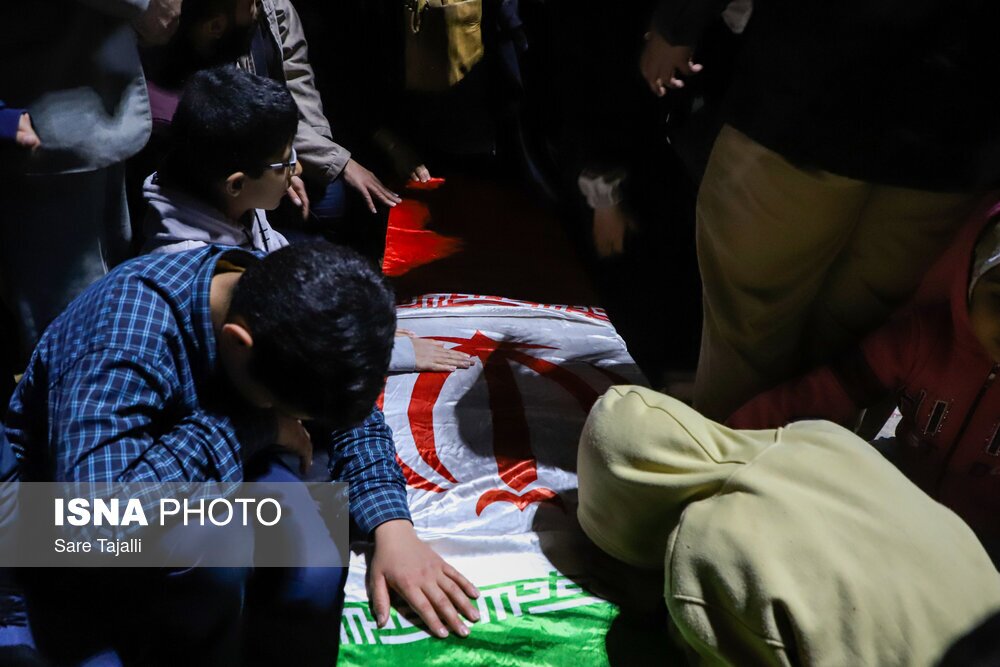 تصاویر: مراسم وداع با پیکر مرحوم اسماعیل احمدی مشاور وزیر ورزش و جوانان در گلزار شهدای شهر کرمان