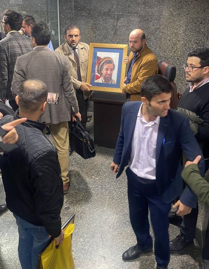 روزنامه جمهوری اسلامی: چرا سفارت افغانستان در تهران را به طالبان دادید؟ / همه می‌دانند که «شورای ملی مقاومت افغانستان» نماینده اکثریت قاطع مردم این کشور است؛ تنها گروهی که به آن نپیوسته، طالبان است