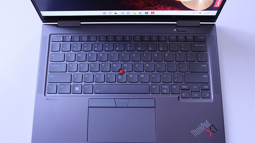 آیا لپ تاپ ThinkPad X1 Yoga Gen 7 لنوو با قلم عرضه می‌شود؟