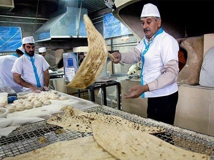 خبرگزاری دولت: قیمت نان تغییری نکرده؛ فقط در نانوایی&zwnj;های آزادپز تهران، قم و کرمانشاه افزایش یافته / در هرمزگان هم قیمت نان در فروردین افزایش یافته بود / اکنون سنگک در کشور تا ۶ هزار تومان فروخته می&zwnj;شود