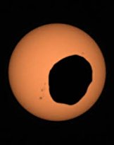 مریخ‌نورد ناسا واضح‌ترین تصویر از خورشید گرفتگی در سیاره‌ سرخ را ثبت کرد